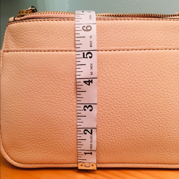 ⭐️⭐️2X. HOST PICK⭐️⭐️ NWT 💯% Authentic Calvin Klein Leather Crossbody - Picture 4 of 16